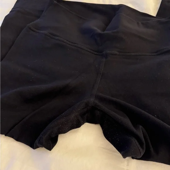 Alo Airlift Leggings - Picture 12 of 12